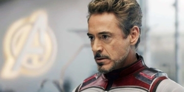 Hot Toys Avengers Endgame Team Suit Tony Stark